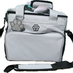 Trish Yearwood pet bag